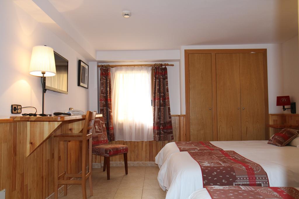 Hotel Bruxelles Солдеу Экстерьер фото