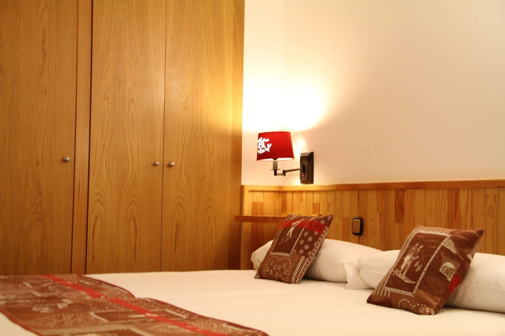 Hotel Bruxelles Солдеу Экстерьер фото