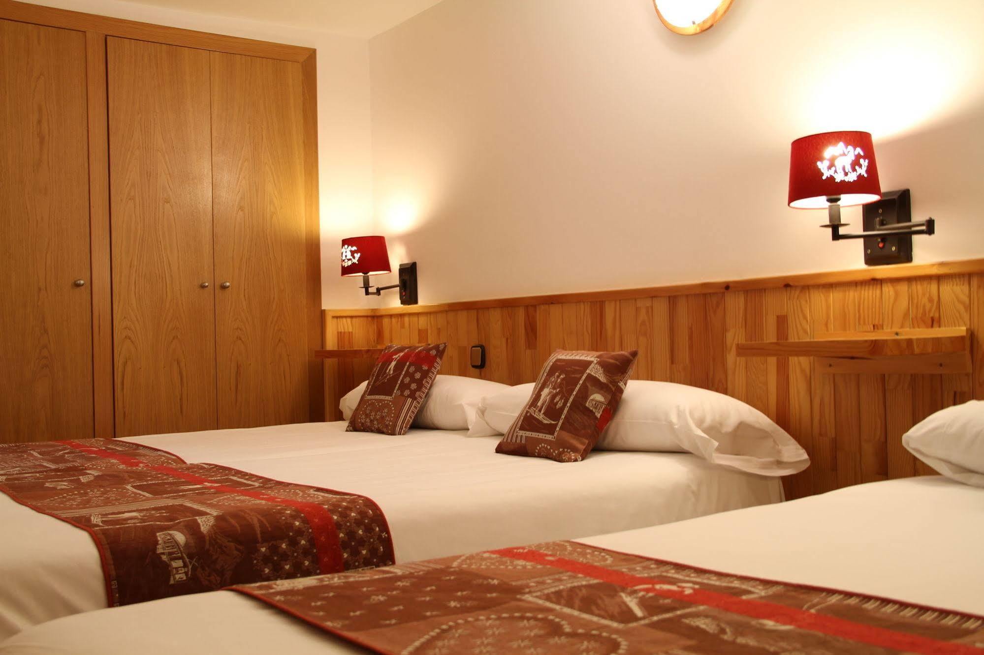 Hotel Bruxelles Солдеу Экстерьер фото