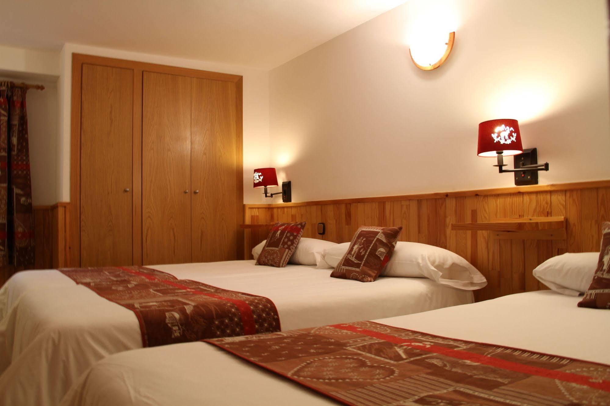 Hotel Bruxelles Солдеу Экстерьер фото